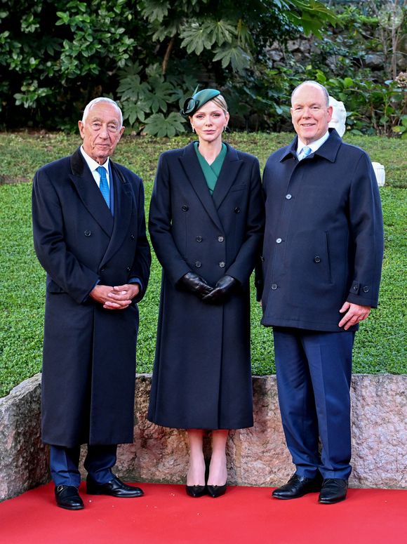 Le prince Albert II de Monaco et la princesse Charlene ont accueilli le président portugais Marcelo Rebelo de Sousa dans le cadre d'une visite d'Etat en Principauté, le 20 novembre 2025. © Bruno Bebert/Bestimage