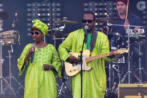 Il formait le légendaire duo de musiciens Amadou & Mariam avec Mariam Doumbia

Amadou et Mariam - Concert de charité "Printemps Solidaire" sur la Place de la Concorde à Paris le 17 septembre 2017. © Giancarlo Gorassini/Bestimage
