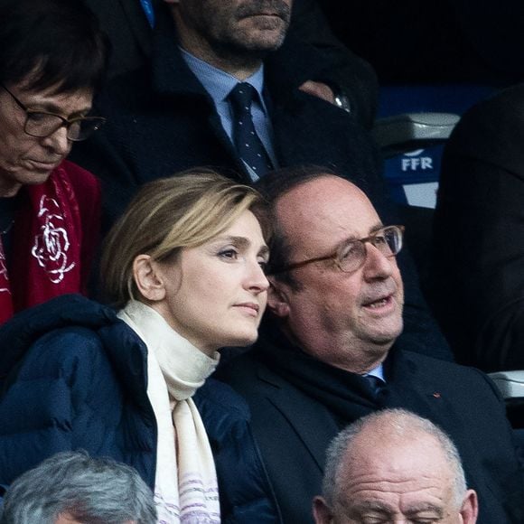 François Hollande et sa compagne Julie Gayet lors du tournoi des six nations de rugby, la France contre l'Angleterre au Stade de France à Saint-Denis, Seine Saint-Denis, France, le 10 mars 2018. Les Bleus s'imposent 22-16. © Cyril Moreau/Bestimage