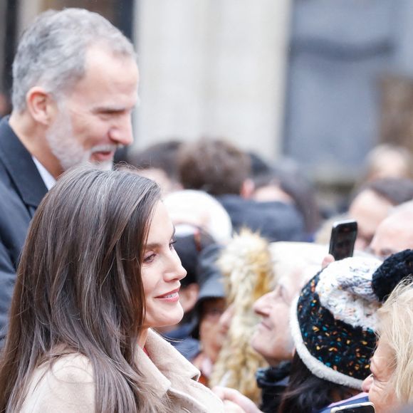 Assurant calme, sécurité et discrétion absolue pour l’épouse de Felipe VI

La reine Letizia d'Espagne et le roi Felipe d'Espagne visitent Cuenca pour l'ouverture d'un nouvel hôpital universitaire le 19 décembre 2024 à Cuenca, Espagne. Photo by Archie Andrews/ABACAPRESS.COM