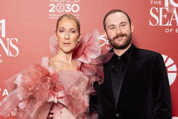 Celine Dion et son fils René-Charles Angélil au photocall du défilé anniversaire Elie Saab "1001 Seasons of Elie Saab" à l'espace "The Venue" à Riyad, Arabie saoudite le 13 novembre 2024.  © Tiziano Da Silva / Bestimage