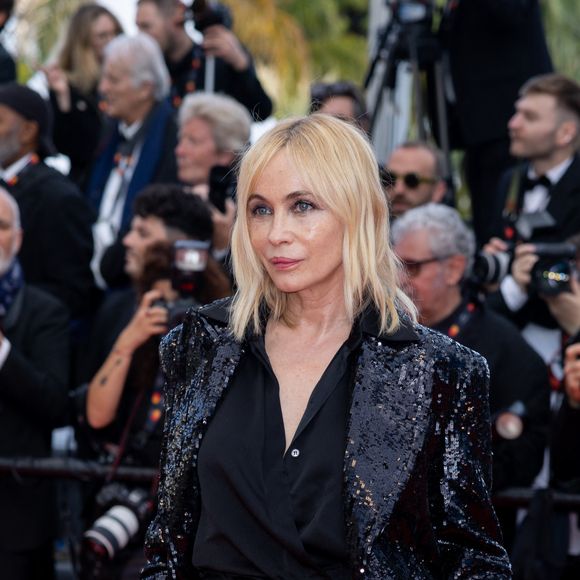 Il a également créé la société de production Bienvenue Production, fondée par son beau-père Guy Béart.

Emmanuelle Béart - Montée des marches du film " La plus précieuse des marchandises " lors du 77ème Festival International du Film de Cannes, au Palais des Festivals à Cannes. © Olivier Borde / Bestimage