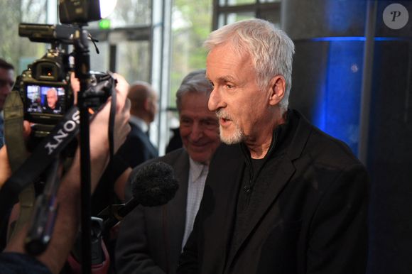 Le réalisateur dit avoir été marqué par la gestion néo-zélandaise de la pandémie.

James Cameron lors du vernissage de l'exposition "L'Art de James Cameron" à La Cinémathèque française à Paris le 3 avril 2024. © Lionel Urman / Panoramic / Bestimage