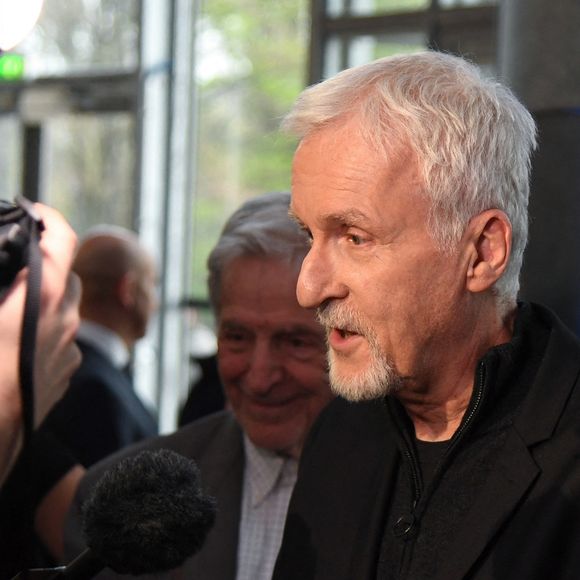 Le réalisateur dit avoir été marqué par la gestion néo-zélandaise de la pandémie.

James Cameron lors du vernissage de l'exposition "L'Art de James Cameron" à La Cinémathèque française à Paris le 3 avril 2024. © Lionel Urman / Panoramic / Bestimage