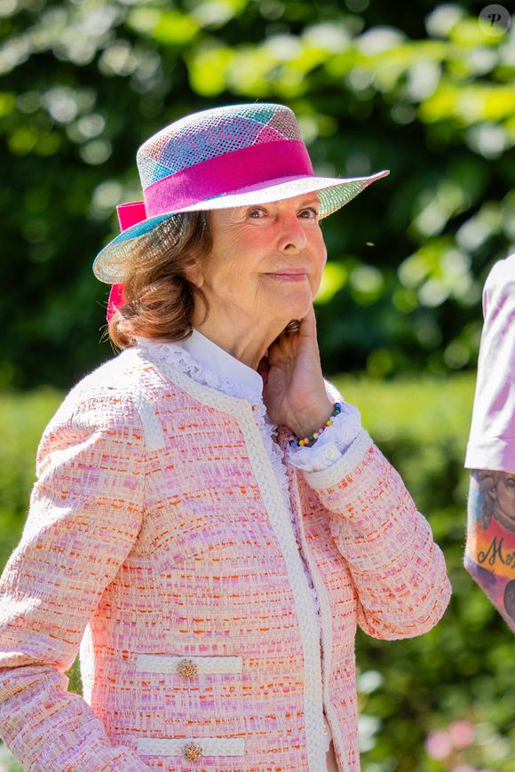 La reine Silvia de Suède à Öland Island, en Suède le 30 juin 2025.