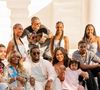 Si par le passé, P.Diddy fut adulé aux quatre coins du globe, désormais, il fait tristement la Une des médias internationaux.

Capture Instagram - Octobre 2024. P.Diddy entouré de ses six enfants.