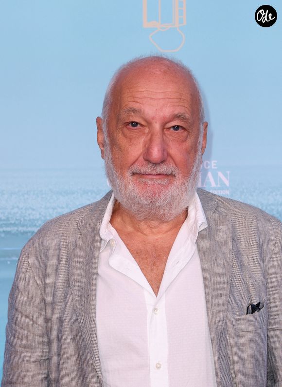Il y trouve les meilleures fraises, le meilleur gros-lait, et la boulangerie située à côté du marché vend quant à elle le meilleur kouign-amann. François Berléand a trouvé son coin de paradis.

François Berléand - Tapis rouge de la soirée d'ouverture de la 7ème édition du festival Cineroman à Nice le 29 septembre 2025. © Dominique Jacovides - Bruno Bebert / Bestimage