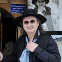 "Je suis né les deux pieds dans la terre" : Marc Veyrat renoue avec son enfance à Manigod, dans la montagne