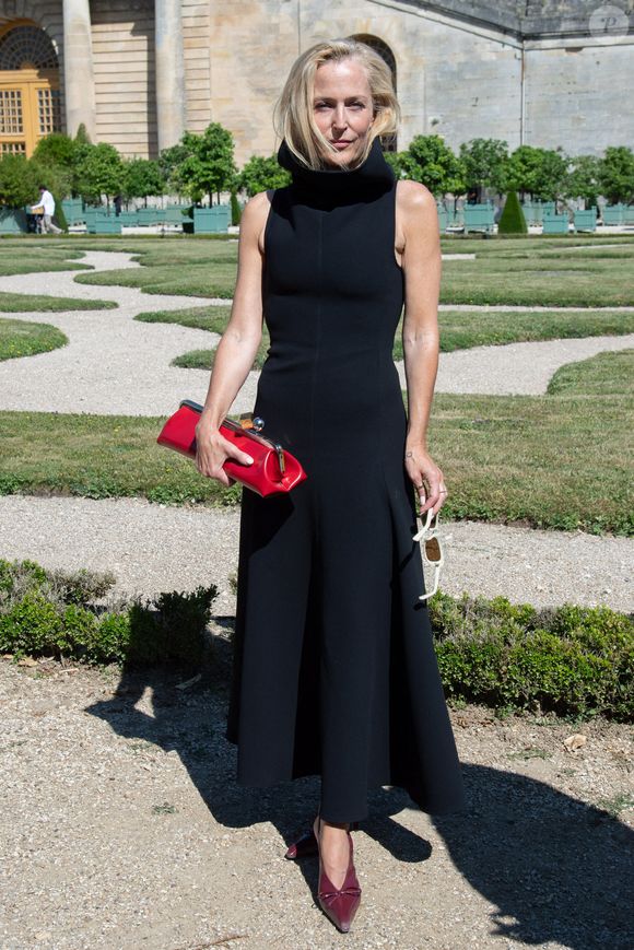 Gillian Anderson assiste au défilé Jacquemus Menswear Spring/Summer 2026 dans le cadre de la semaine de la mode à Paris, France, le 29 juin 2025. Photo par Aurore Marechal/ABACAPRESS.COM