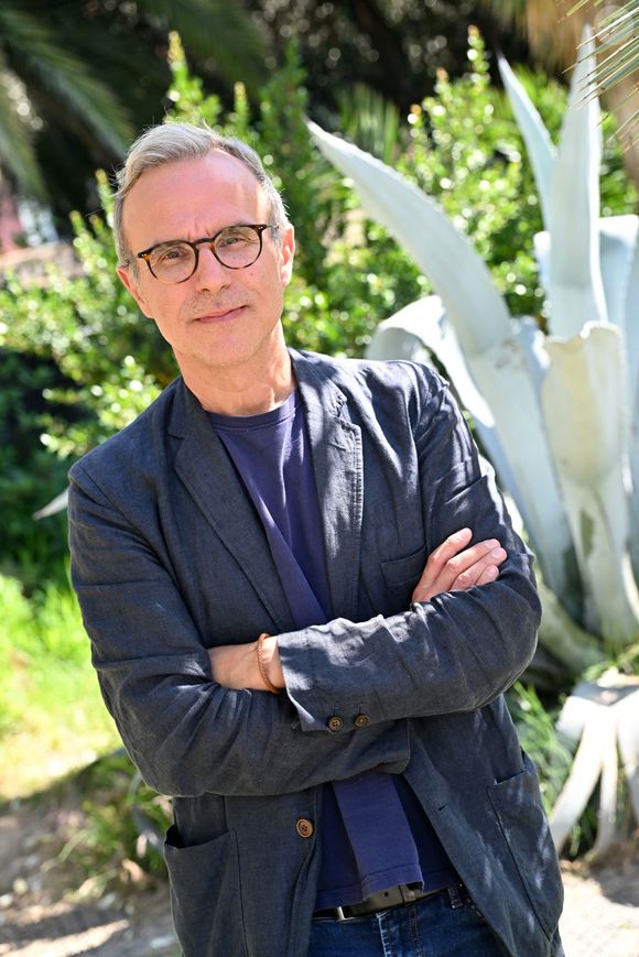 Philippe Besson durant la 28ème édition du Festival du Livre de Nice au Jardin Albert 1er, le 1 juin 2024.
Cette année, le président d'honneur est l'auteur algérien d'expression française, principalement romancier mais aussi essayiste, Boualem Sansal. La 28ème édition du Festival du Livre de Nice s'est déroulée du 31mai au 2 juin. Plus de 200 auteurs étaient présents pour ce rendez-vous européen et méditerranéen du livre. Le thème de cette édition était le Courage. © Bruno Bebert / Bestimage