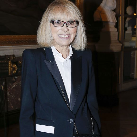 Mireille Darc - Dîner de gala au profit de la Fondation A.V.E.C. ((Association pour la Vie-Espoir contre le Cancer) au Château de Versailles, le 1 février 2016. © Olivier Borde / Bestimage