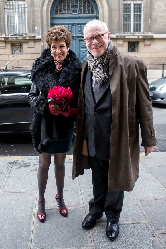 L'animatrice – qui a présenté la météo de 1988 à 2017 sur TF1 - est décédée à l'âge de 73 ans a rapporté sa famille à l'AFP. 

Exclusif - PCatherine Laborde et Thomas Stern arrivent a la mairie - Catherine Laborde a épousé son compagnon de longue date Thomas Stern, publicitaire, samedi 9 novembre 2013 à la mairie du 2e arrondissement de Paris, en présence de ses amis les plus proches.