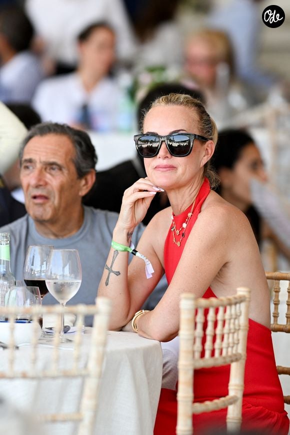Exclusif - Laeticia Hallyday dans l’espace VIP “le Pavillon Eiffel,” lors de la 12ème édition Longines Paris Eiffel Jumping au pied de la Tour Eiffel sur le Champ-de-Mars à Paris, France le 21 juin 2026

© Perusseau / Veeren / Bestimage