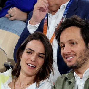 Le chanteur Vianney et sa femme Catherine Robert en tribunes lors des Internationaux de France de Tennis de Roland Garros 2025, à Paris, France, le 6 juin 2025. © Jacovides-Moreau/Bestimage