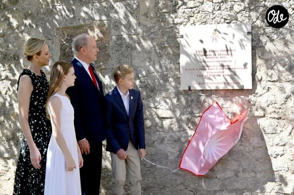 Le prince Albert II de Monaco, la princesse Charlène de Monaco, le prince Jacques de Monaco, marquis des Baux et la princesse Gabriella de Monaco lors de leur visite officielle aux Baux-de-Provence, France, le 5 septembre 2026. © Bruno Bebert/Bestimage