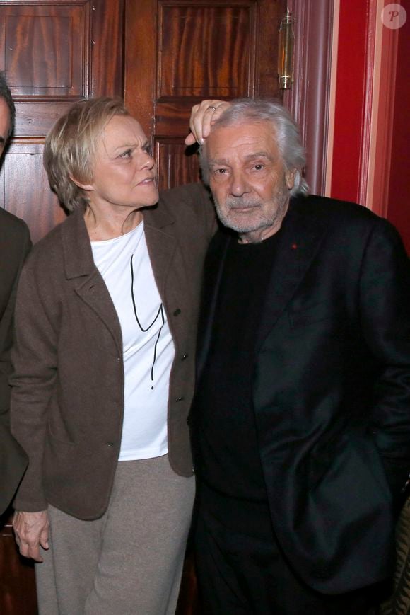 Exclusif - Muriel Robin et Pierre Arditi posent après la dernière de la pièce « Lapin » au Théâtre Édouard VII à Paris. Le 6 Janvier 2024. 
© Bertrand Rindoff / Bestimage