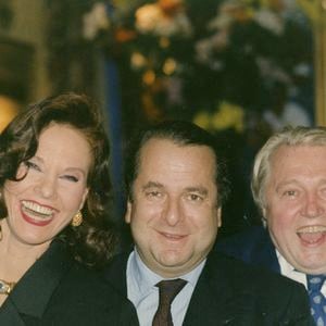 Exclusif Denise Fabre, Paul Loup Sulitzer. Archives privées de Michou, propriétaire du célèbre cabaret parisien Chez Michou à Montmartre.  - L'auteur à succès et ancien homme d'affaires Paul-Loup Sulitzer est décédé jeudi à l'âge de 78 ans à l'île Maurice, où il vivait depuis plusieurs mois. Photo par APS-MEDIAS/ABACAPRESS.COM