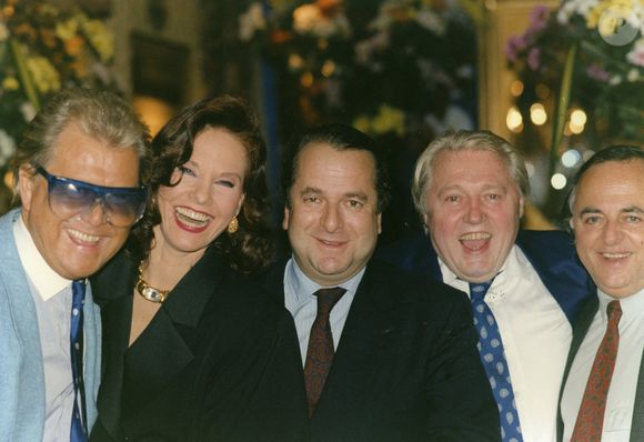 Exclusif Denise Fabre, Paul Loup Sulitzer. Archives privées de Michou, propriétaire du célèbre cabaret parisien Chez Michou à Montmartre.  - L'auteur à succès et ancien homme d'affaires Paul-Loup Sulitzer est décédé jeudi à l'âge de 78 ans à l'île Maurice, où il vivait depuis plusieurs mois. Photo par APS-MEDIAS/ABACAPRESS.COM