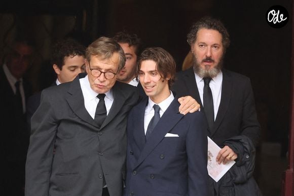C'était une journée très difficile pour eux.

Christian Altmayer, Carlo Agostinelli (fils de Mathilde Favier), Guillaume Galienne - Sorties des obsèques de Nicolas Altmayer en l'église Saint-Germain-des-Prés à Paris le 31 aout 2026. © Dominique Jacovides-Cyril Moreau/Bestimage
