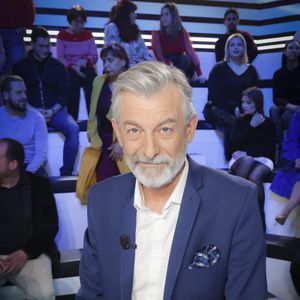 Exclusif - Gilles Verdez - Sur le plateau de l'émission TPMP (Touche Pas à Mon Poste) présentée en direct par C.Hanouna et diffusée sur C8 à Paris le 7 mars 2023. © Jack Tribeca / Bestimage