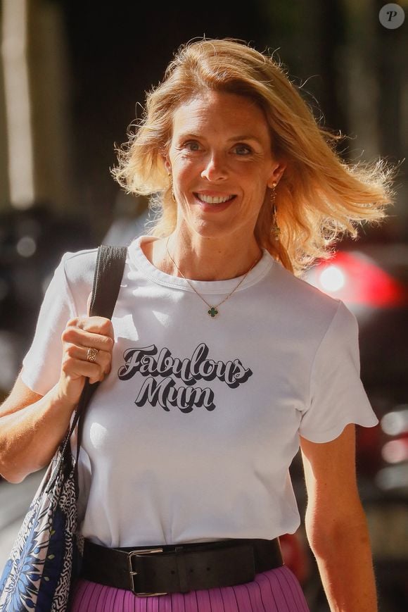 Julie Andrieu - Arrivées à l'enregistrement de l'émission "Vivement Dimanche" présentée par M. Drucker qui sera diffusée le 10 septembre 2023 sur France 3 au studio Gabriel à Paris, France, le 5 septembre 2023. © Christophe Clovis/Bestimage