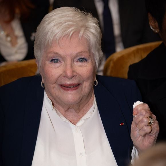 À 97 ans, la chanteuse a rassuré ses fans sur son état de santé en apparaissant souriante et en forme.

Line Renaud - Le chef français multi étoile, Guy Savoy, vient d'être officiellement installé comme membre de l'Académie des Beaux-Arts. Une cérémonie qui s'est déroulée sous la coupole de l'Institut de France, à Paris, France, le 20 mai 2026. C'est la première fois qu'un chef intègre la prestigieuse institution. © Julien Sarkissian/Bestimage