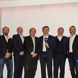 Jean Rességuié, Emmanuel Petit, Lionel Charbonnier, Franck Leboeuf, Rolland Courbis, Willy Sagnol, Pierre Ducroq, Éric Di Meco, Christophe Dugarry et Mohamed Bouhafsi - Conférence de presse pour la présentation de la "Dream Team" RMC et BFMTV pour la Coupe du monde de football 2018 en Russie (du 14 juin au 15 juillet) au Pavillon Wagram à Paris, France, le 11 avril 2018. © Pierre Perusseau/Bestimage