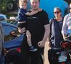 C'est elle qui avait décidé d'expliquer comment Elon Musk était devenu milliardaire.

Elon Musk à Malibu avec ses enfants  Backgrid USA / Bestimage