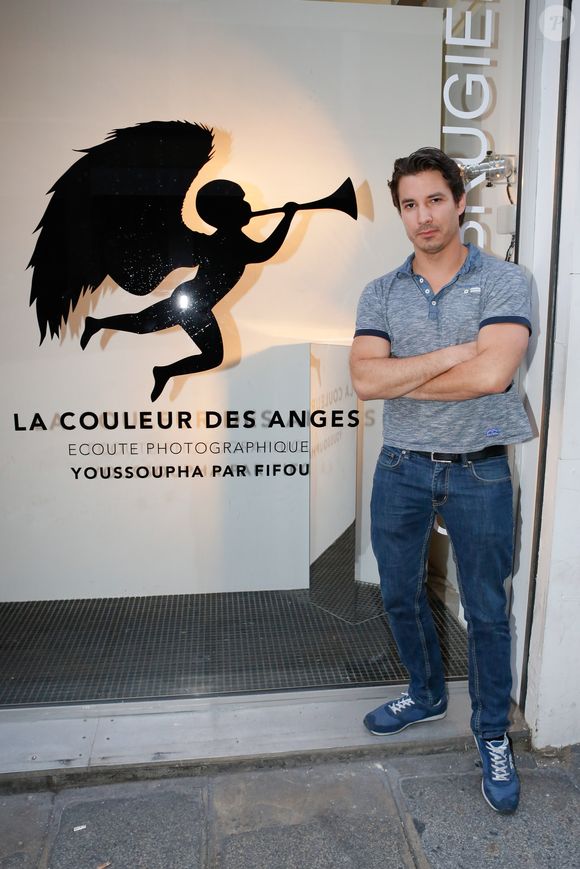 L'humoriste Jérémy Ferrari - Soirée "Ecoute photographique" par Grown Kid à l'occasion de la sortie du nouvel album "NGRTD" de Youssoupha à la galerie Brugier-Rigail à Paris le 12 mai 2015. Un casque était remis à chaque invité et chaque photo permettait d'écouter un titre du nouvel album (16 photos, 16 titres)