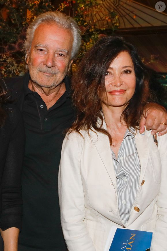 Pierre Arditi et sa femme Evelyne Bouix - Soirée de présentation de la première édition du Festival CinéRoman à la Closerie des Lilas à Paris le 16 septembre 2019. © Christophe Clovis / Bestimage