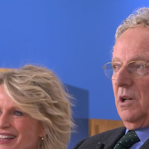 Nelson Monfort dans "C à vous" sur France 5 avec Sophie Davant, Fauve Hautot et Chris Marques.