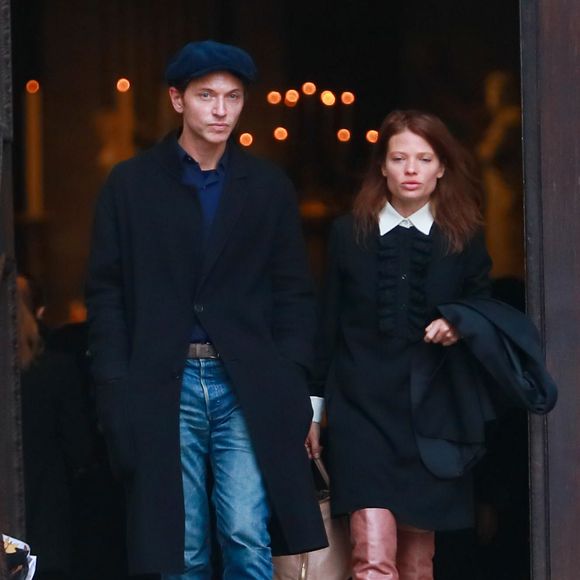 Le chanteur Raphaël (Raphaël Haroche) et sa compagne Mélanie Thierry - Obsèques du photographe allemand Peter Lindbergh en l’église Saint-Sulpice à Paris le 24 septembre 2019.