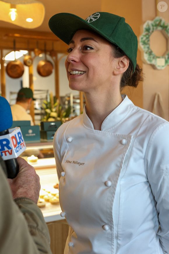 La meilleure pâtissière du monde Nina Métayer lors de l’inauguration de sa boulangerie-patisserie "Fournil par Nina" à La Rochelle, France, le 16 novembre 2024. Distinguée Pâtissière Mondiale 2023 par l’Union Internationale des Boulangers Pâtissiers et World’s Best Pastry Chef 2024 par les World’s 50’s Best, Nina Métayer ouvre deux établissements dans sa ville natale, "Le Fournil par Nina" et "Chez Paillat par Nina". © Jean-Marc Lhomer/Bestimage