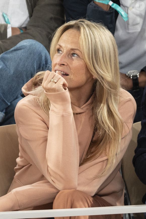 Estelle Lefébure dans les tribunes lors des Internationaux de France de Tennis de Roland Garros 2025, à Paris, France, le 5 juin 2025. © Jacovides-Moreau/Bestimage