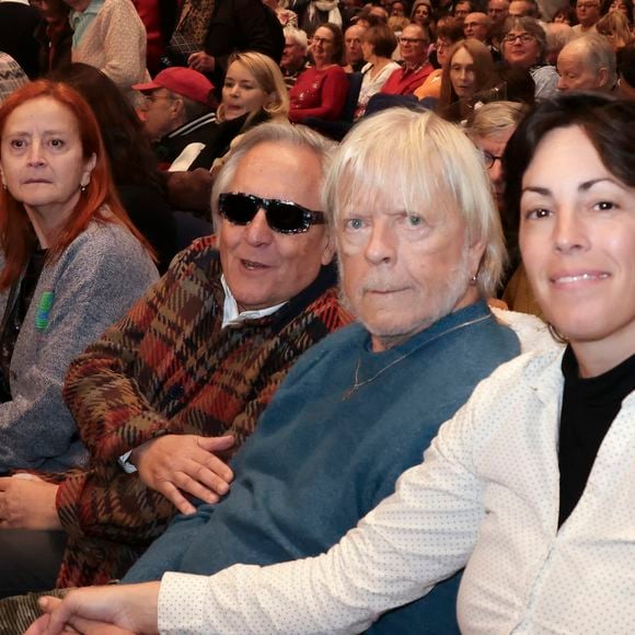 Gilbert Montagné, Renaud et sa femme Cerise dans le public du concert de Hugues Aufray au Le Dôme de Paris - Palais des Sports le 9 novembre 2025.

© Jack Tribeca / Bestimage