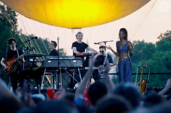 Lous and the Yakuzas (Marie-Pierre Kakoma) - Soirée du "Grand Concert de la fête de la musique" au Jardin des Tuileries, autour de la vasque olympique, présentée par D. Bürki et M. Bouhafsi et retransmis en direct sur France 2 à Paris le 21 juin 2025. © Marc Ausset-Lacroix - Jack Tribeca - Christophe Clovis / Bestimage