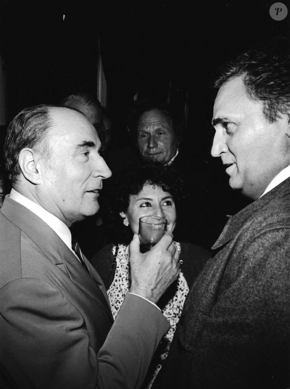 Francois Mitterrand et Roger Hanin en 1982. Photo par Henri Szwarc/Abaca
