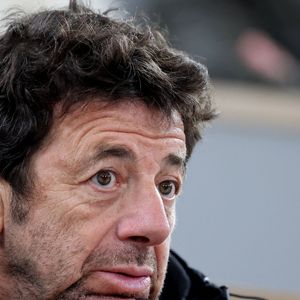 Patrick Bruel - Célébrités dans les tribunes des Internationaux de France de tennis de Roland Garros 2024 à Paris le 27 mai 2024. © Moreau-Jacovides/Bestimage