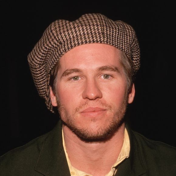 Val Kilmer : L'acteur de Top Gun et Batman Forever s'est éteint à 65 ans Backgrid USA / Bestimage
