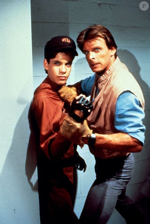 V, de gauche à droite : Nicky Katt, Marc Singer, 1984-1985, ©Warner Bros/Courtesy Everett Collection/ABACAPRESS.COM