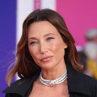 "Vivre au Cap Ferret me régénère" : Laura Smet installée dans le bassin d'Arcachon, les raisons de son départ de Paris avec son fils et son mari