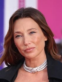 "Vivre au Cap Ferret me régénère" : Laura Smet installée dans le bassin d'Arcachon, les raisons de son départ de Paris avec son fils et son mari