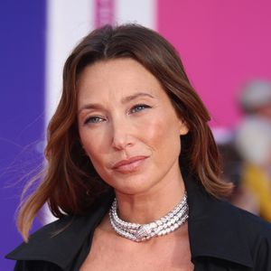 Après avoir affronté la perte de son père Johnny Hallyday il y a quelques années, Laura Smet traverse aujourd'hui une nouvelle épreuve : la mort de sa mère, Nathalie Baye. 

Laura Smet - Arrivées à la cérémonie de clôture lors du 51éme Festival du Cinema Américain de Deauville.

© Denis Guignebourg / Bestimage
