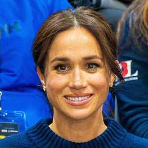 Le prince Harry, duc de Sussex et Meghan Markle, duchesse de Sussex, assistent à un match de basketball en fauteuil lors des "Invictus Games Vancouver Whistler 2025" à Vancouver, le 9 février 2025. Backgrid USA / Bestimage