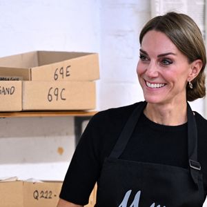 Catherine Kate Middleton, princesse de Galles,  visite Marina Mill, où une petite équipe produit des tissus selon la méthode traditionnelle de sérigraphie, à Cuxton, dans le Kent le 11 septembre 2025.

© Chris J Ratcliffe / Pool / Julien Burton / Bestimage