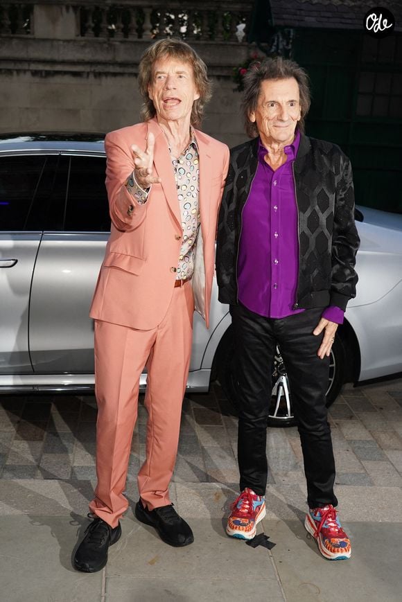 Lui et Ron Wood ont vendu 240 millions d'albums.
Mick Jagger (à gauche) et Ronnie Wood participent à une séance photo à l'occasion du lancement de l'album « The Rolling Stones - Foreign Tongues » à St. Clement, dans le centre de Londres. Crédit photo : Ian West/PA Wire