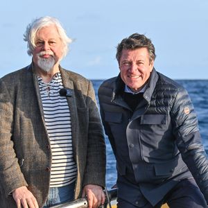 Paul Watson, l'activiste écologique, est en visite à Nice, en compagnie de Christian Estrosi, le maire de Nice, son épouse, Laura Tenoudji et leur fille Bianca, Richard Chemla, adjoint au maire de Nice, délégué à la transition écologique et énergétique, à la santé et au bien-être, et Aurore Asso, conseillère municipale de la ville de Nice subdéléguée à la mer et à l’écologie, après une présentation du futur centre des congrès où se déroulera le 3eme sommets des Océans, une sortie en mer a permis d'aller sur le site d'une zone marine protégée, le 28 février 2025. © Bruno Bebert / Bestimage