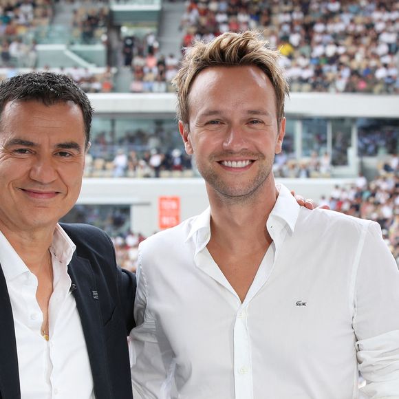Laurent Luyat est même le parrain de Tim, le fils de Cyril Féraud ! 

Exclusif - Laurent Luyat et Cyril Féraud - Plateau de France Télévision lors des Internationaux de France de Tennis de Roland Garros 2023 - Jour 15 à Paris le 11 Juin 2023. 

© Bertrand Rindoff / Bestimage