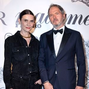 Le 19 juin 2025, Géraldine Pailhas a dévoilé un cliché d'archive inédit de ses jeunes années au bras de Christopher Thompson.

Géraldine Pailhas et son mari Christopher Thompson au photocall du dîner Dior X Madame Figaro à La Terrasse by Albane sur le toit de l'hôtel Marriott en marge du 78ème Festival International du Film de Cannes, France, le 17 mai 2025. © Olivier Borde/Bestimage