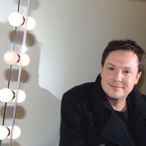 Exclusif - Davy Sardou dans sa loge avant la représentation 'L'Affrontement' au Theatre André Malraux de Rueil Malmaison le 20 Janvier 2015 à Paris, cette pièce est en tournée dans toute la France jusqu'en Mai 2015, et est à guichet fermé.
©Denis Guignebourg / Bestimage